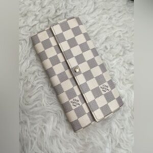 Louis Vuitton Checkered Wallet - Gray and Cream